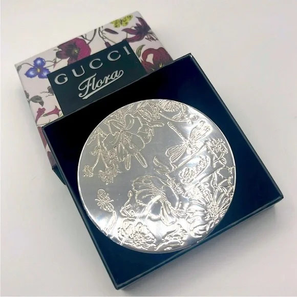 New Gucci Flora Limited Edition Compact Mirror – Silver Floral Engraving - Picture 4 of 11